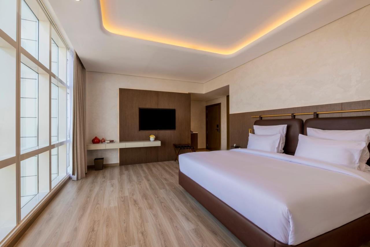 Movenpick Jumeirah Village Triangle Dubaï Extérieur photo