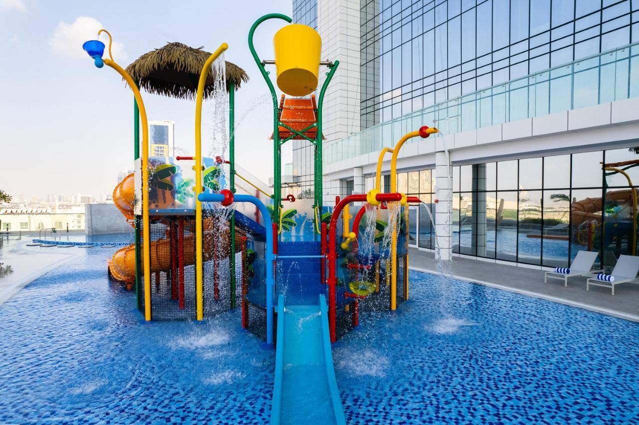Movenpick Jumeirah Village Triangle Dubaï Extérieur photo A water park in Dubai
