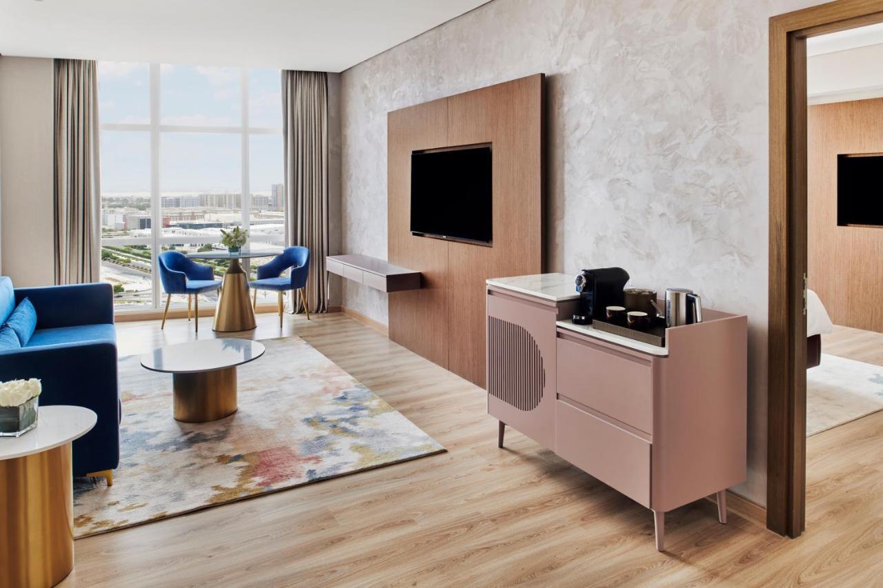 Movenpick Jumeirah Village Triangle Dubaï Extérieur photo A suite at the hotel
